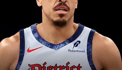 队记：布罗格登是无保障合同，尼克斯将在他和沙梅特之间二选一