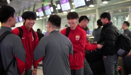 意甲直播-海港跟队晒照：此前有伤在身的李新翔随队前往迪拜冬训