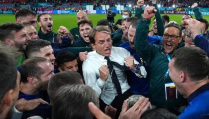 JRS直播站-意大利无牌可打点球幸运晋级 曼奇尼遇到麻烦了！